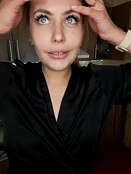 Snapshot of Keli_Jessi chatting on December 7, 2024, 4:25 pm Keli Jessi online show from December 7, 2024, 4:25 pm