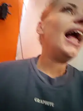 Snapshot of Keli_Jessi chatting on October 1, 2025, 1:06 pm Keli Jessi online show from October 1, 2025, 1:06 pm