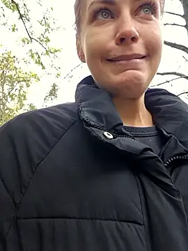 Snapshot of Keli_Jessi chatting on October 23, 2025, 12:26 pm Keli Jessi online show from October 23, 2025, 12:26 pm