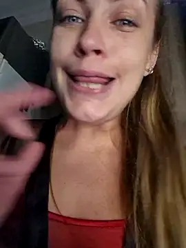 Snapshot of Keli_Jessi chatting on October 28, 2025, 7:16 pm Keli Jessi online show from October 28, 2025, 7:16 pm