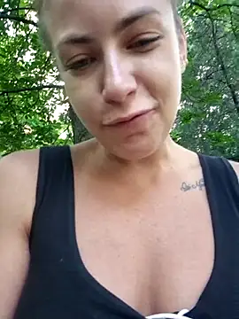 Snapshot of Keli_Jessi chatting on June 16, 2026, 2:41 pm Keli Jessi online show from June 16, 2026, 2:41 pm