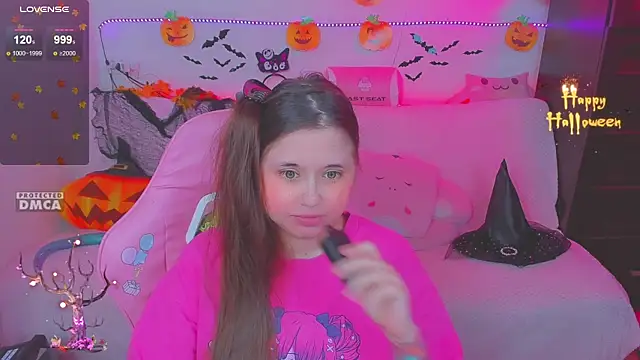 Lolisuccub online show from November 21, 2025, 5:00 pm