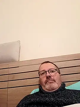 Snapshot of mike9473 chatting on November 2, 2025, 3:58 pm mike9473 online show from November 2, 2025, 3:58 pm