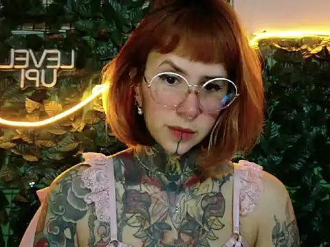 Esdeeath online show from April 4, 2026, 4:04 pm