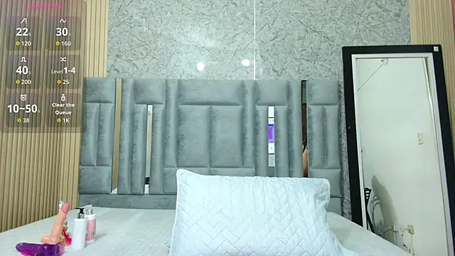 veronicaroose  online show from February 16, 2026, 12:34 pm