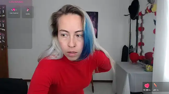 charlottezoe15 online show from March 21, 2025, 5:45 pm