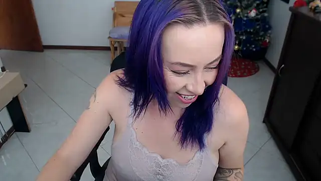 charlottezoe15 online show from November 20, 2025, 5:34 pm