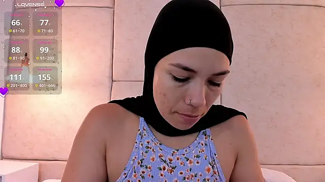 aisha vs online show from February 27, 2025, 12:02 pm