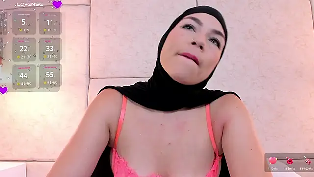 aisha vs online show from March 20, 2025, 3:47 pm