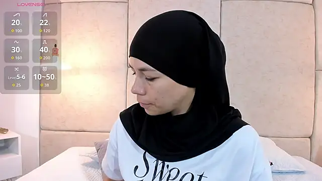 Snapshot of aisha_vs chatting on March 17, 2026, 12:30 pm aisha vs online show from March 17, 2026, 12:30 pm