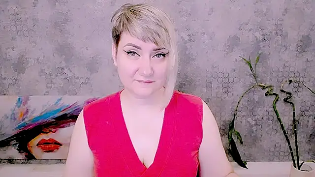 Snapshot of Djullia chatting on June 19, 2026, 6:07 am Djullia online show from June 19, 2026, 6:07 am