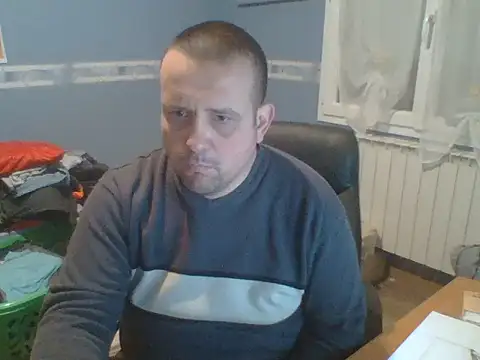 Snapshot of manubm03 chatting on February 2, 2026, 10:25 am manubm03 online show from February 2, 2026, 10:25 am