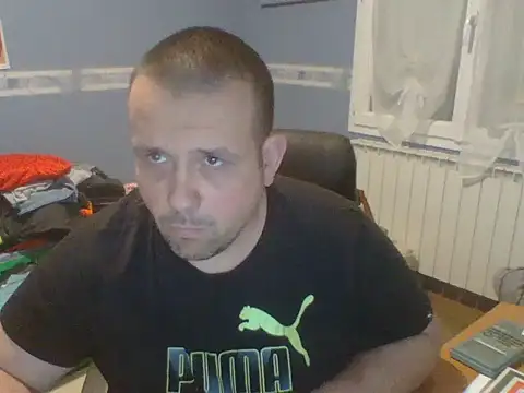 Snapshot of manubm03 chatting on February 3, 2026, 4:23 pm manubm03 online show from February 3, 2026, 4:23 pm