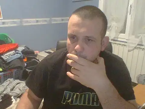 Snapshot of manubm03 chatting on February 4, 2026, 5:24 am manubm03 online show from February 4, 2026, 5:24 am