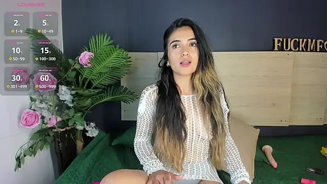 violet giraldo online show from March 6, 2026, 7:43 pm