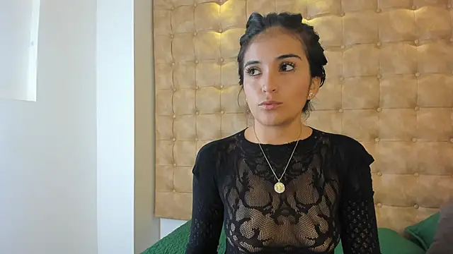 violet giraldo online show from May 29, 2026, 7:45 pm