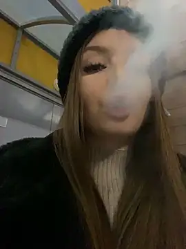 KrisMagnoly online show from December 11, 2024, 4:42 pm