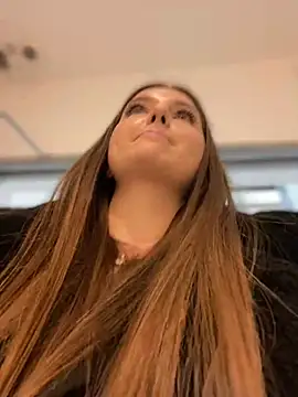 KrisMagnoly online show from December 29, 2024, 6:05 pm