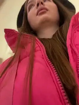 KrisMagnoly online show from January 18, 2026, 6:12 pm