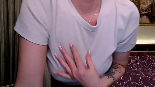 sensualEmilia online show from March 12, 2026, 4:24 pm