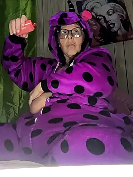 davisdesiresxh online show from December 12, 2024, 7:15 pm