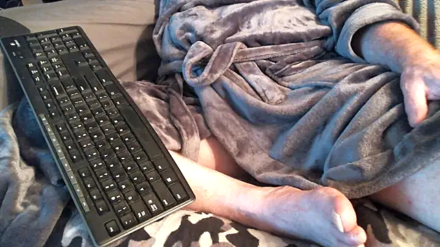 Snapshot of swm44601 chatting on April 15, 2026, 5:14 am swm44601 online show from April 15, 2026, 5:14 am