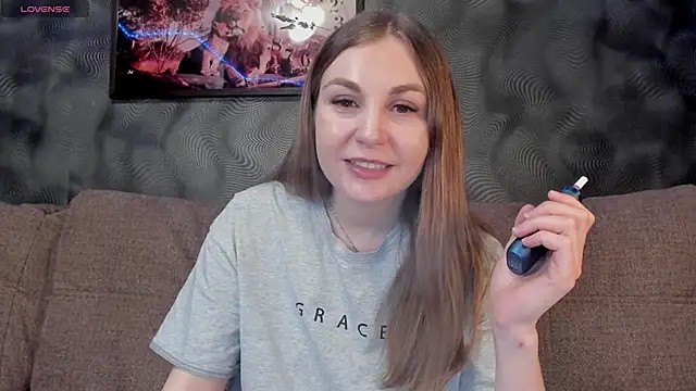 Snapshot of CassieMils chatting on February 17, 2025, 5:53 pm CassieMils online show from February 17, 2025, 5:53 pm