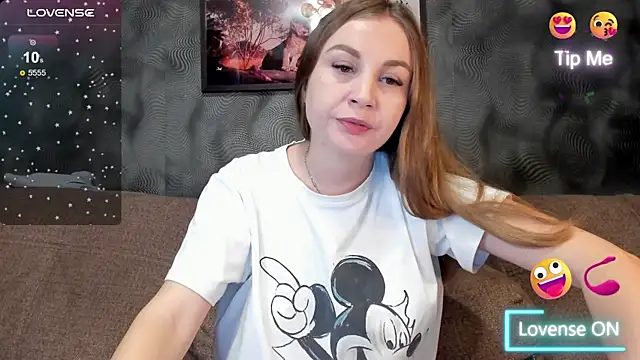 Snapshot of CassieMils chatting on September 13, 2025, 7:35 pm CassieMils online show from September 13, 2025, 7:35 pm