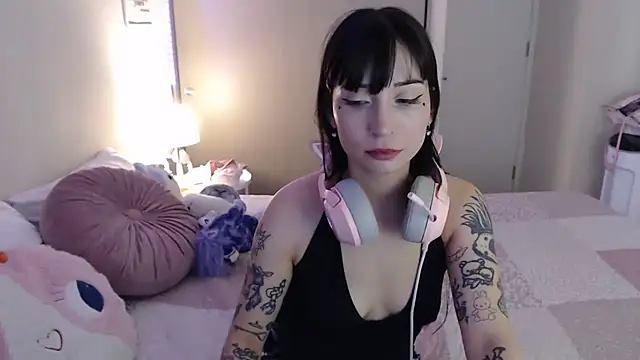 latinpetit online show from March 15, 2025, 4:57 am