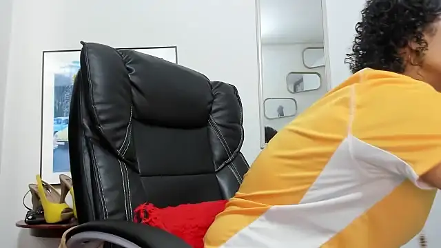 Snapshot of Aries_Mature chatting on November 30, 2025, 6:45 pm Aries Mature online show from November 30, 2025, 6:45 pm