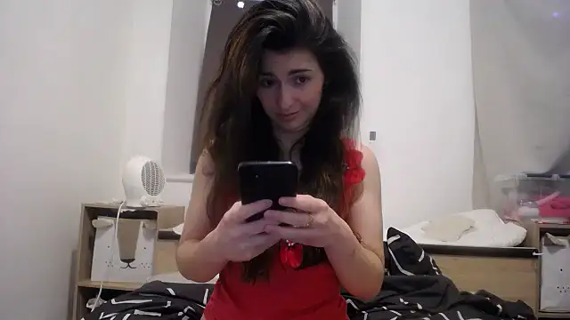 desirmiss1 online show from March 17, 2025, 1:08 pm