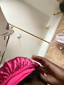 Snapshot of Tayra_Siny chatting on January 10, 2026, 6:09 pm Tayra Siny online show from January 10, 2026, 6:09 pm