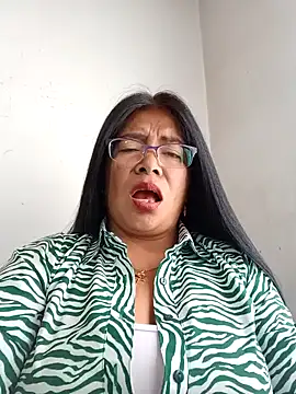   valentina18 online show from December 31, 2024, 8:23 pm