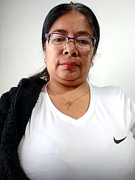   valentina18 online show from March 3, 2025, 1:20 pm