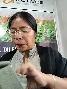   valentina18 online show from February 24, 2026, 12:58 pm