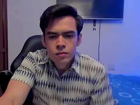 Lucian Gomez  online show from October 24, 2025, 10:17 pm