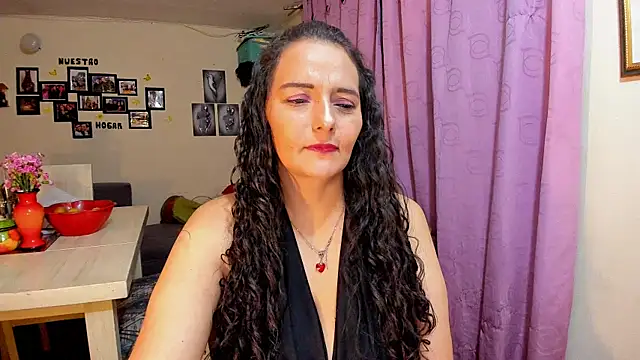 emma luxy online show from February 20, 2026, 4:42 am