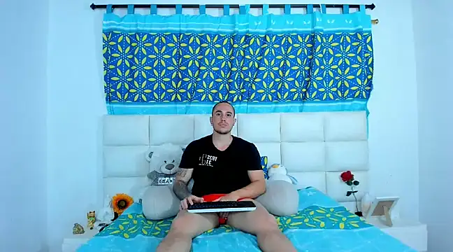 juan  jimenez online show from February 12, 2025, 5:37 am