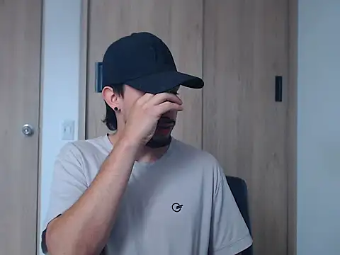 Snapshot of ChrisDamon chatting on November 5, 2025, 12:49 pm ChrisDamon online show from November 5, 2025, 12:49 pm