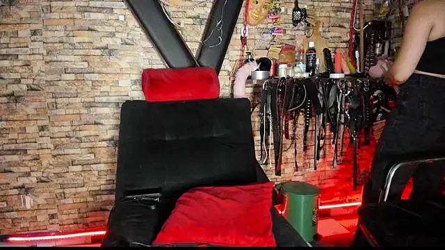 Liltildeman moon online show from February 15, 2026, 6:04 pm