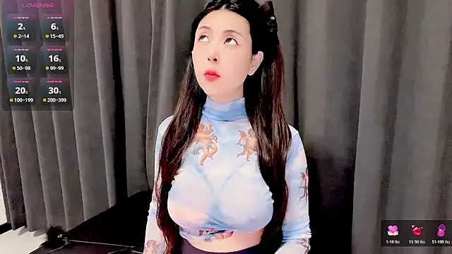 candy-yiyi online show from April 17, 2026, 12:46 am