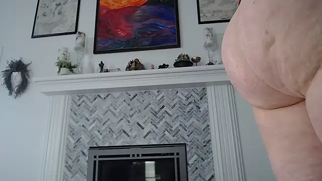 AuroraWillows online show from February 16, 2026, 3:41 pm