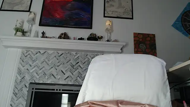 AuroraWillows online show from February 28, 2026, 3:40 am