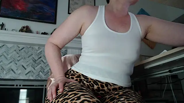 AuroraWillows online show from March 22, 2026, 11:57 am