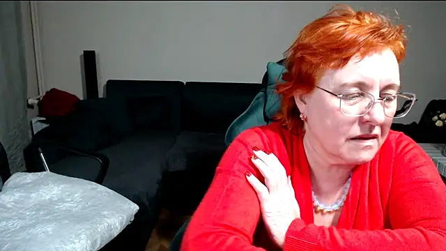 Snapshot of JoannaAndNeighbour chatting on March 2, 2026, 7:21 pm JoannaAndNeighbour online show from March 2, 2026, 7:21 pm