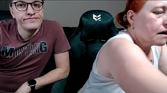 Snapshot of JoannaAndNeighbour chatting on March 6, 2026, 11:28 am JoannaAndNeighbour online show from March 6, 2026, 11:28 am