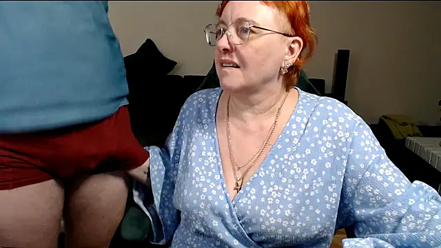 Snapshot of JoannaAndNeighbour chatting on March 10, 2026, 11:59 am JoannaAndNeighbour online show from March 10, 2026, 11:59 am