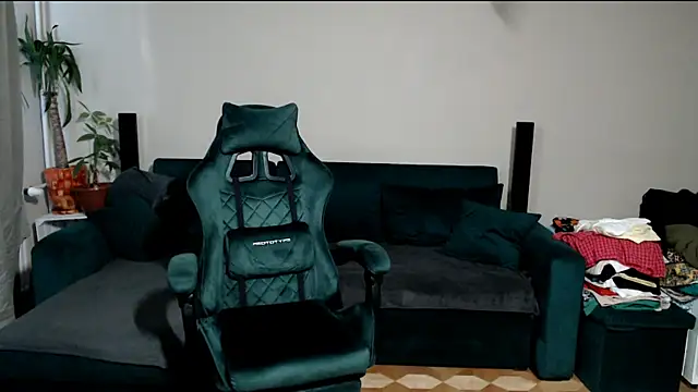 Snapshot of JoannaAndNeighbour chatting on March 14, 2026, 6:30 am JoannaAndNeighbour online show from March 14, 2026, 6:30 am