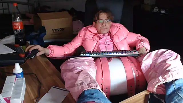 Fem-Boy40 online show from June 8, 2026, 12:36 am