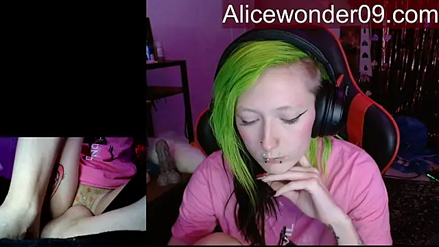 alicewonder09 online show from February 2, 2026, 5:39 am